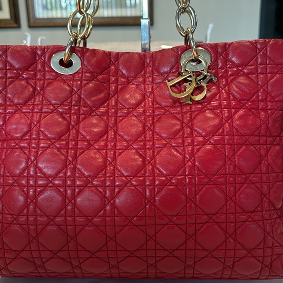 Authentic Dior Cannage chained tote bag - Picture 3 of 15